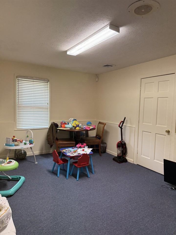 607 19th Ave N - Photo 5 of 17