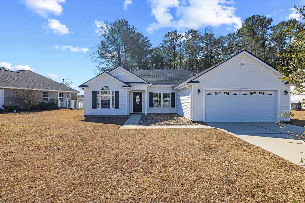 2711 Green Pond Cir - Photo 2 of 32