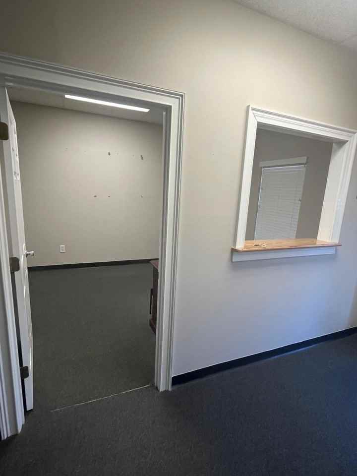 263 Commerce Dr - Photo 3 of 8