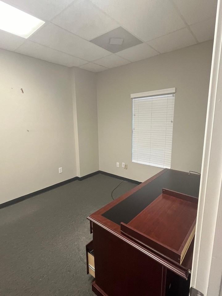 263 Commerce Dr - Photo 4 of 8