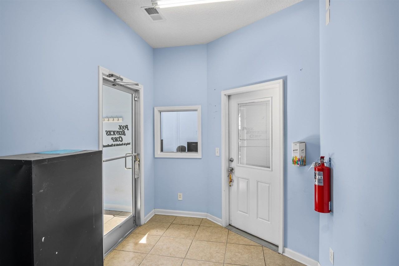 150 Sun Light Dr - Photo 4 of 35