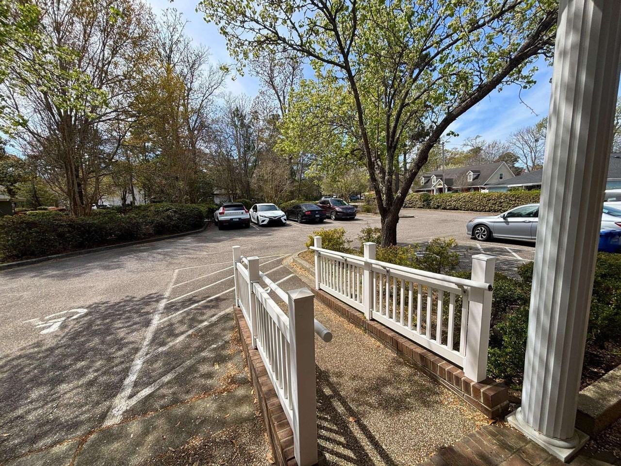 2102 Cromley Cir - Photo 3 of 24