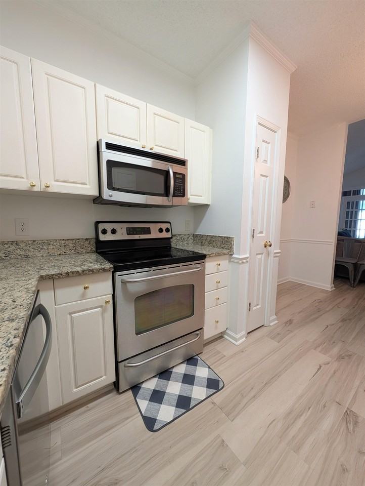 9754 Leyland Dr #9 - Photo 5 of 37
