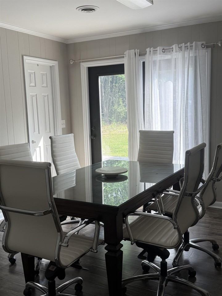 889 Inlet Square Dr - Photo 3 of 5