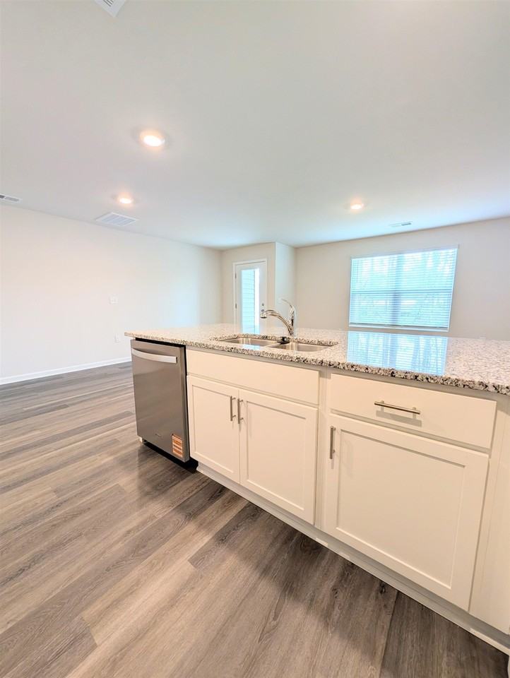 616 Golden Resin Rd - Photo 7 of 38