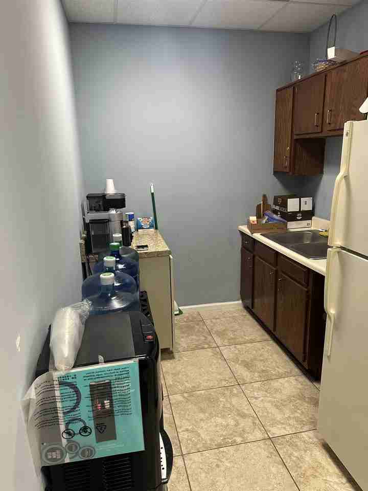 415 79th Ave N - Photo 3 of 6