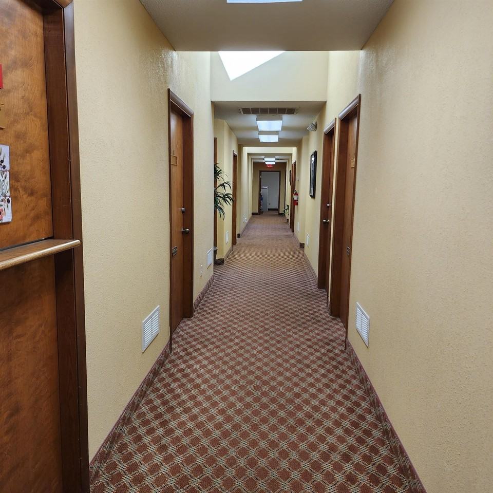 1012 16th Ave Nw - Photo 5 of 7