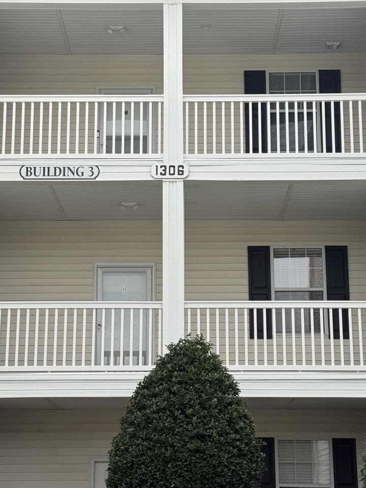 1306 River Oaks Dr #3F - Photo 2 of 22