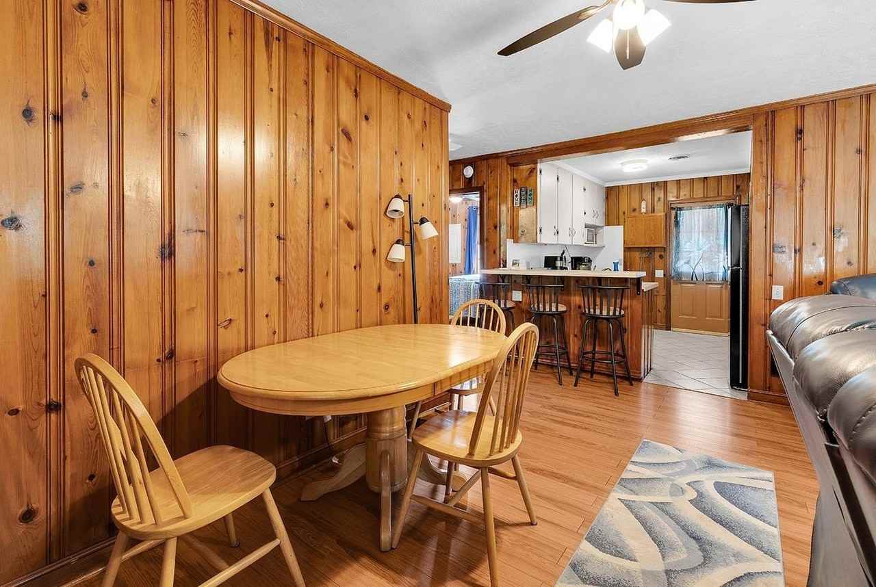 39 Gates Way - Photo 3 of 28