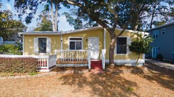 featured image of 111 N Hollywood Dr #B