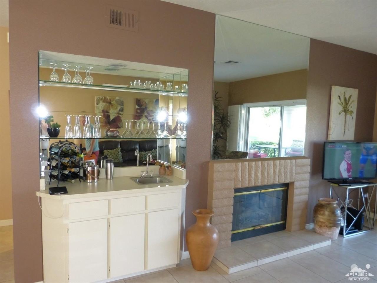 221 Vista Royale Cir W - Photo 2 of 46