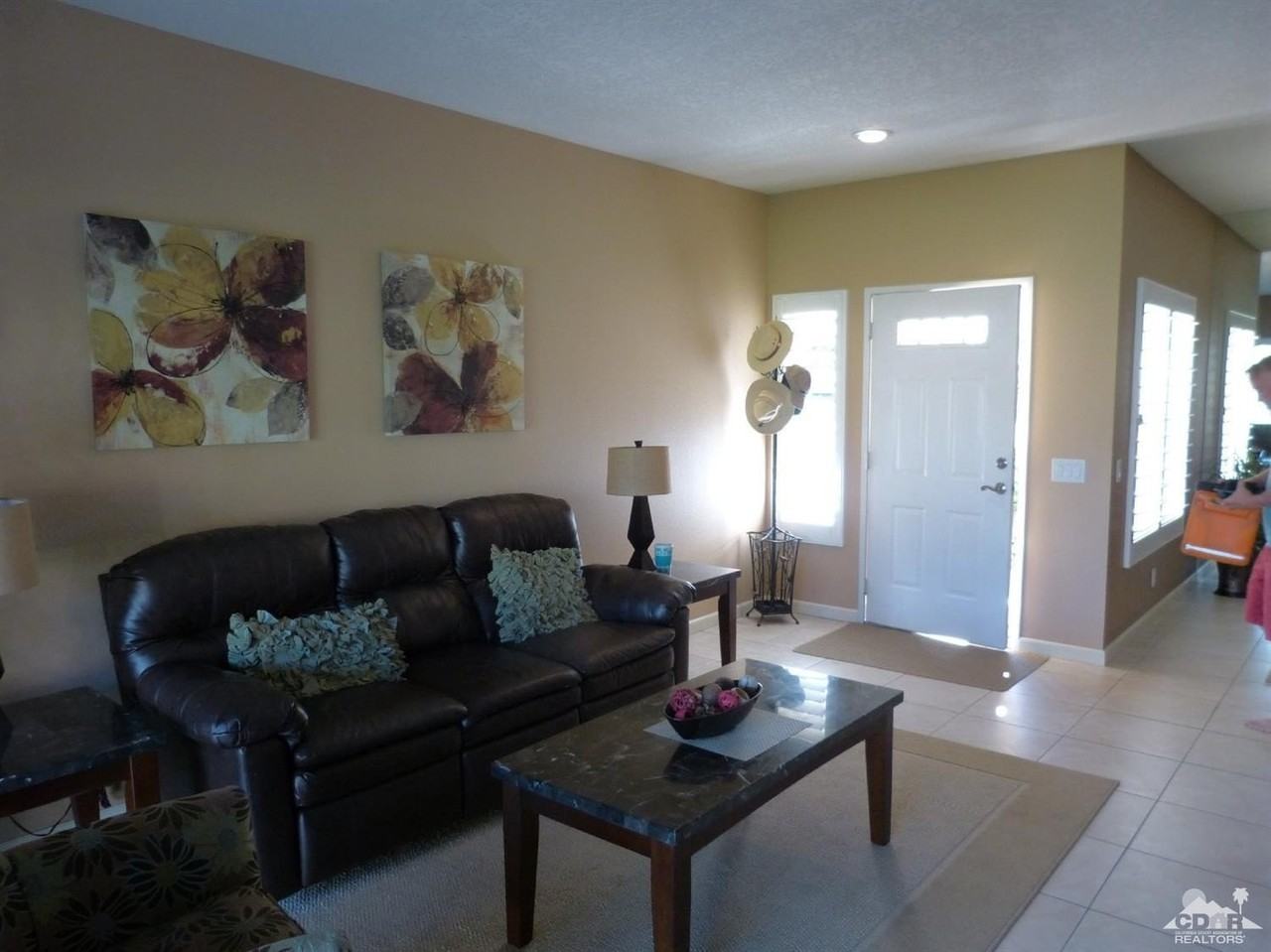 221 Vista Royale Cir W - Photo 4 of 46