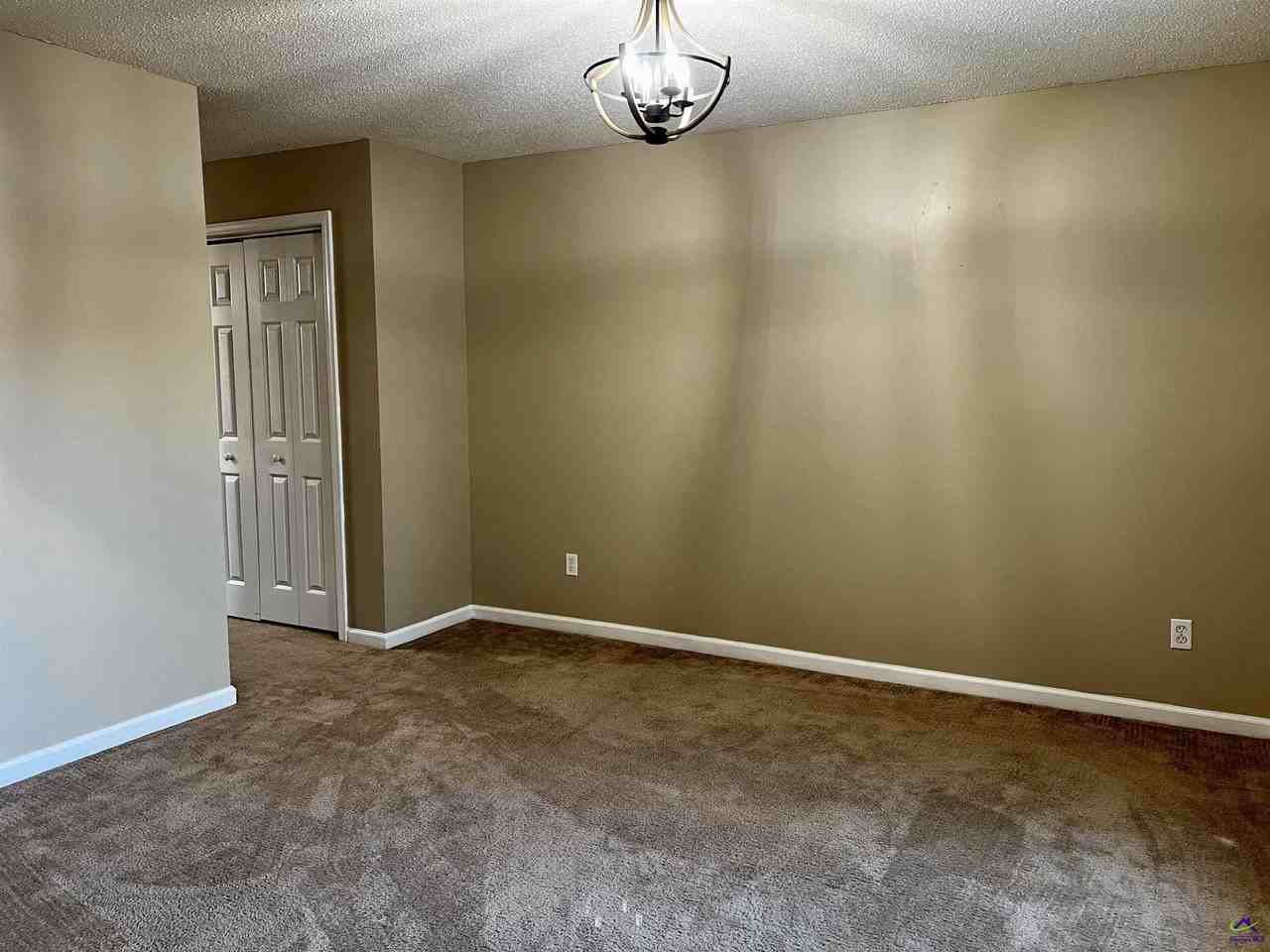125 Faybrook Dr - Photo 5 of 33