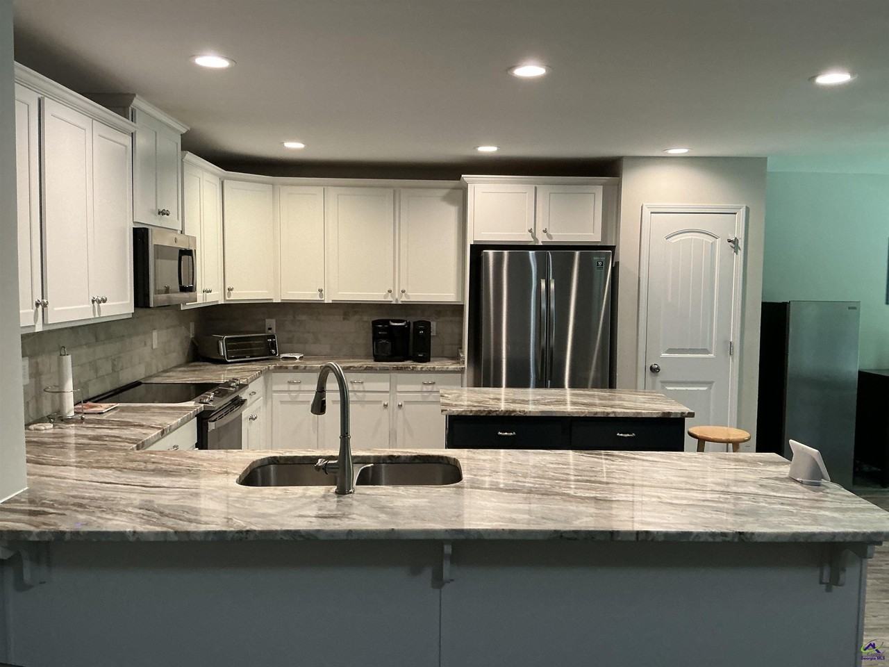 613 Broderick Cir - Photo 4 of 19