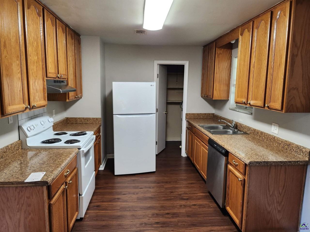 215 Palomino Ln - Photo 5 of 9