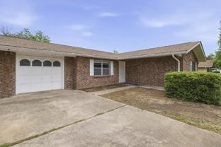 301 Manor Dr #B - Photo 1 of 1