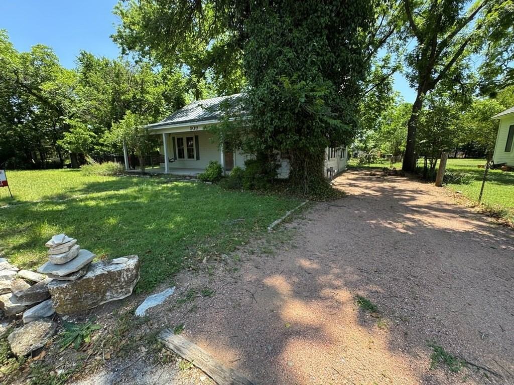 509 W Creek St - Photo 3 of 43