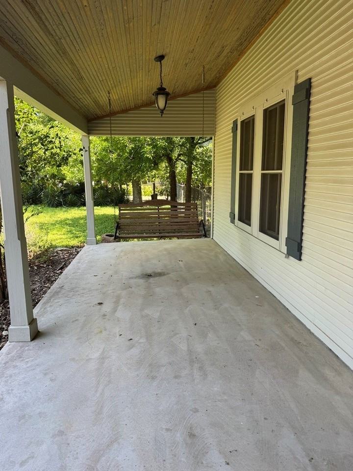 509 W Creek St - Photo 4 of 43