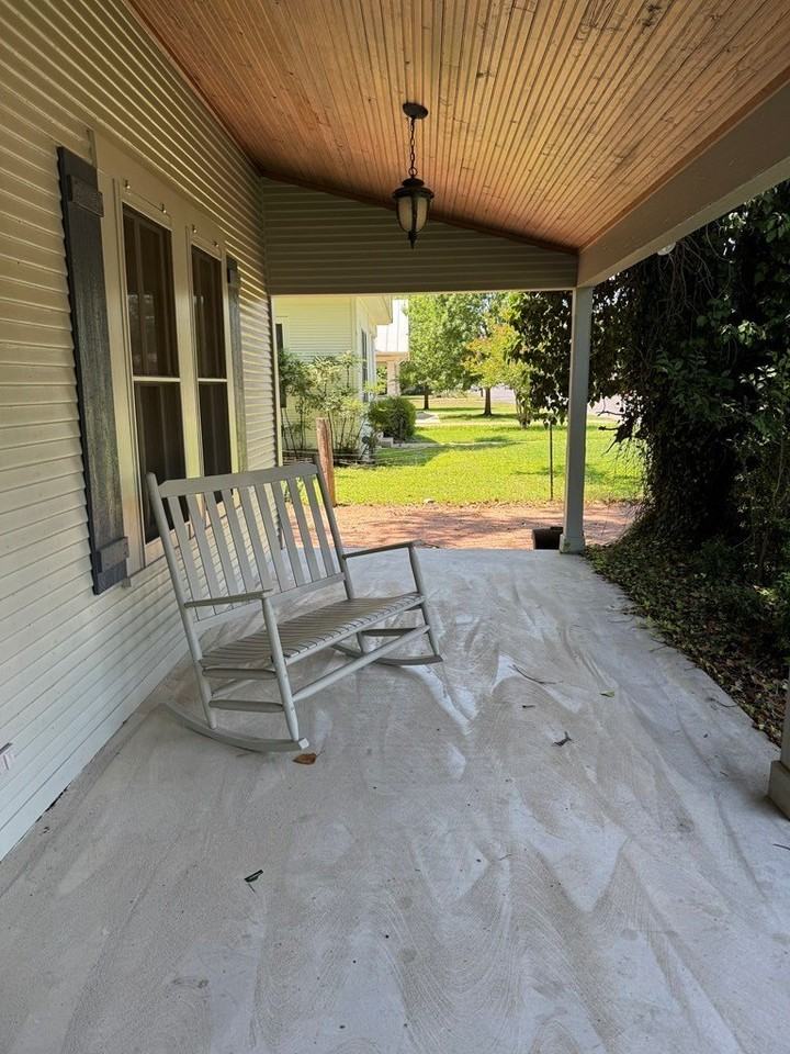 509 W Creek St - Photo 5 of 43