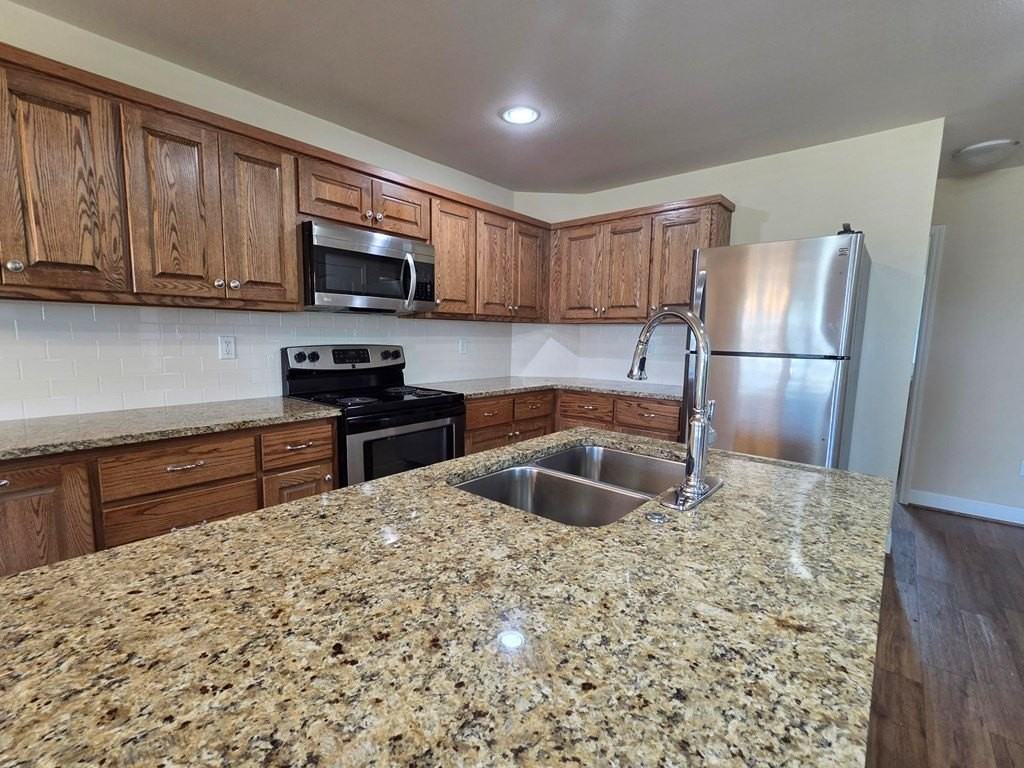 1004 E Hill St #B - Photo 4 of 17