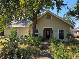 featured image of 109 W Travis St #MH