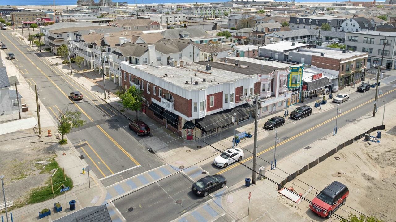 3801 Pacific Ave - Photo 3 of 24