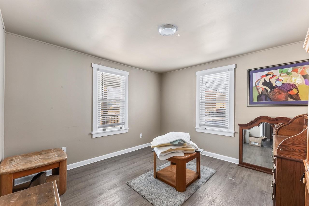 120 E Schellenger Ave - Photo 5 of 24