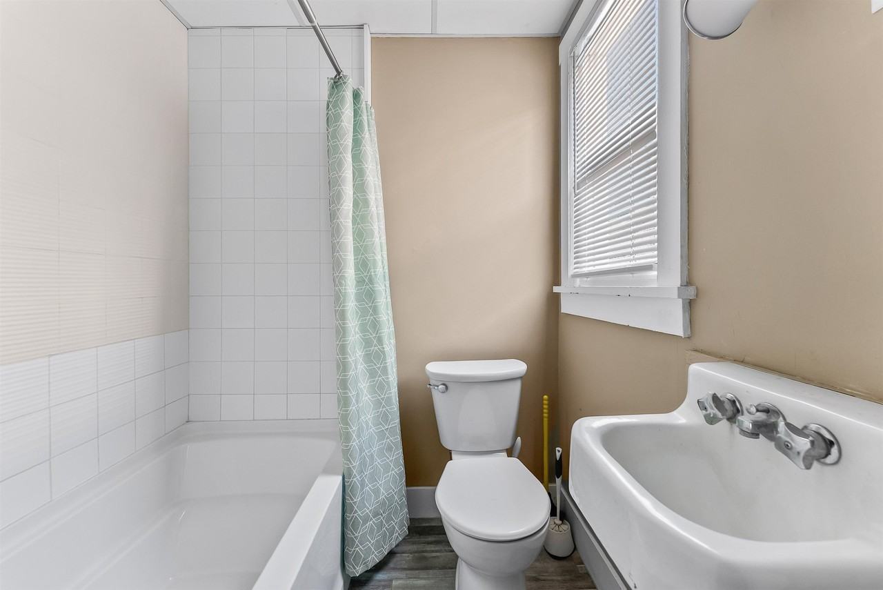 120 E Schellenger Ave - Photo 7 of 24