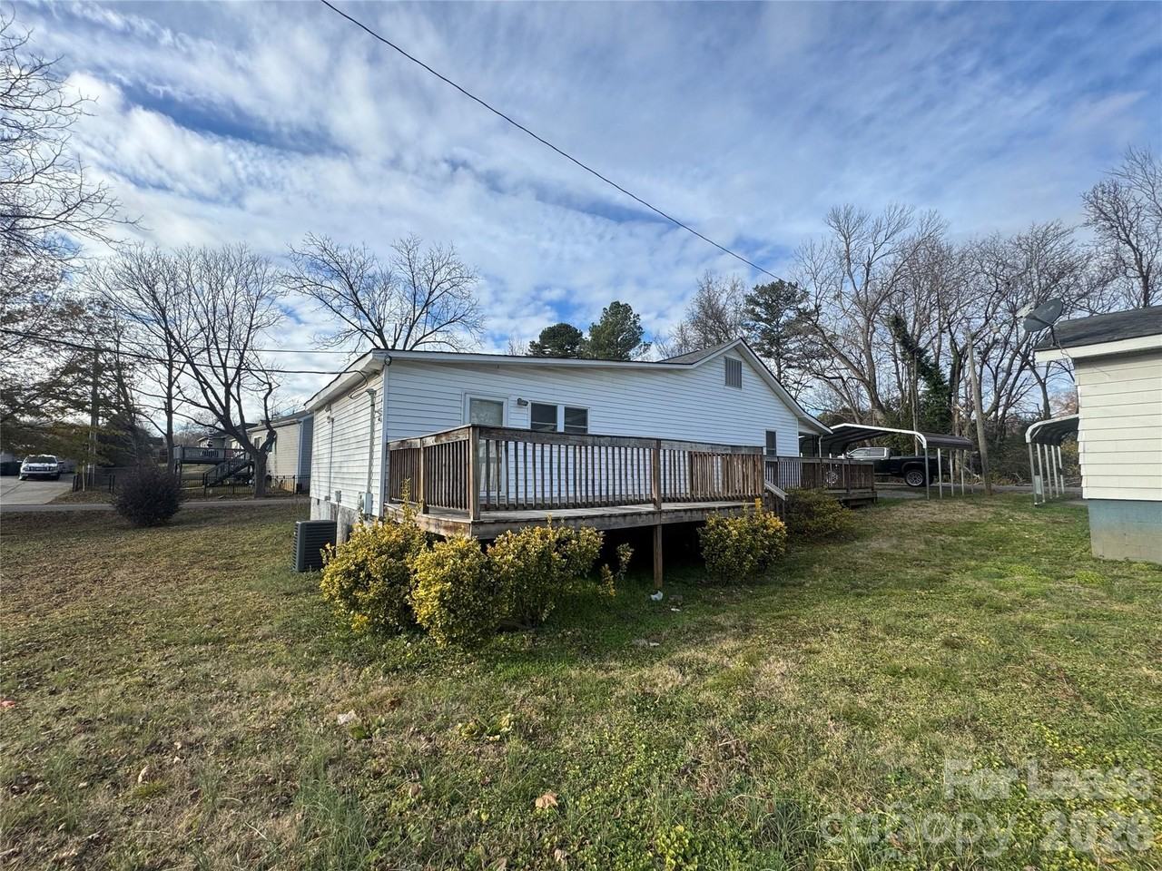 2885 Fair Oaks Dr - Photo 2 of 9