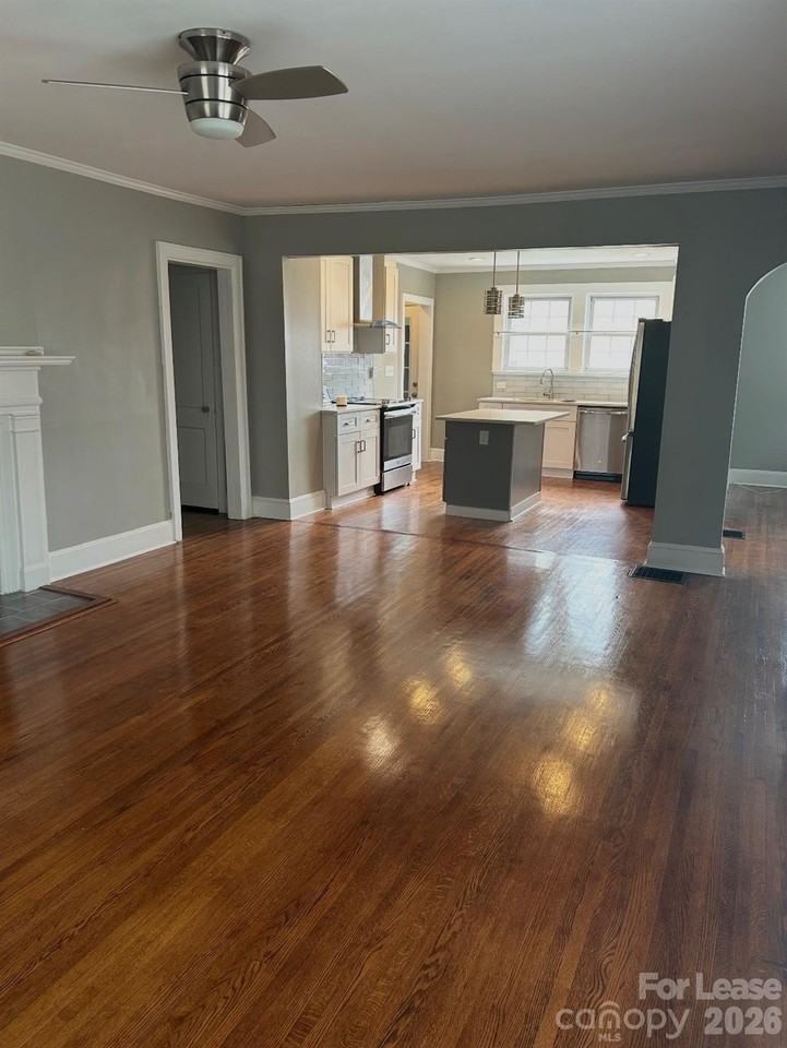 223 Victoria Ave - Photo 3 of 13