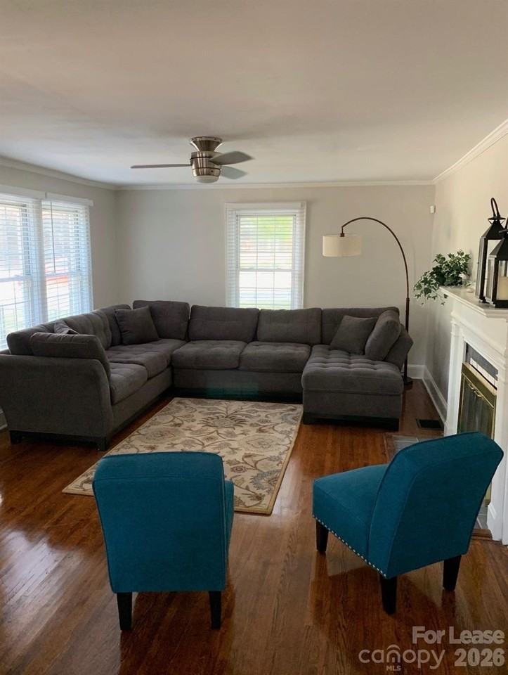 223 Victoria Ave - Photo 4 of 13