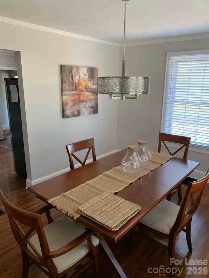 223 Victoria Ave - Photo 7 of 13