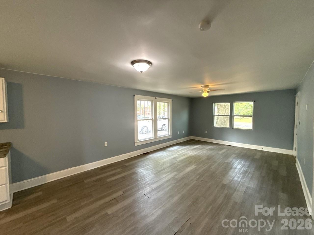 207 Bradford Dr - Photo 2 of 15