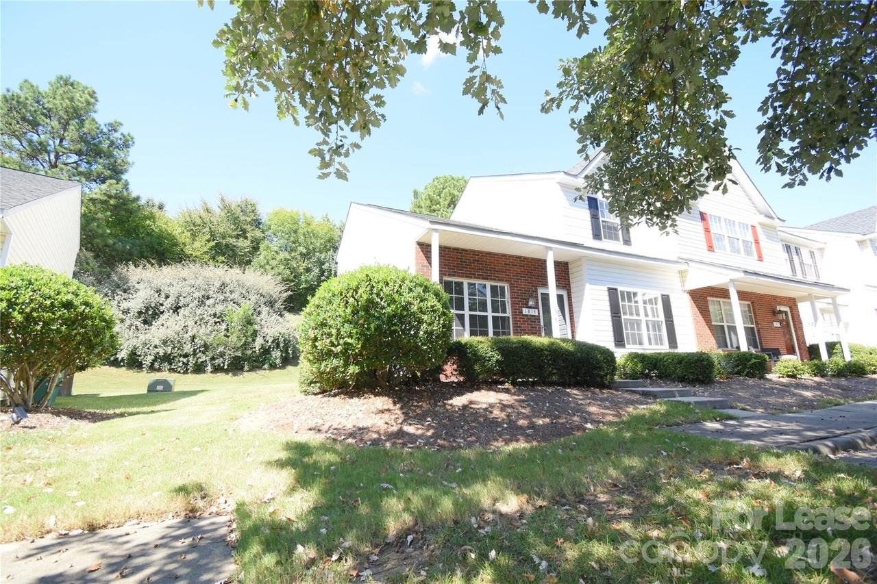 1814 Birch Heights Ct - Photo 4 of 32