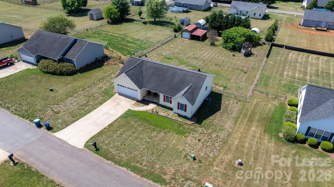 2633 Broodmare Dr - Photo 2 of 15