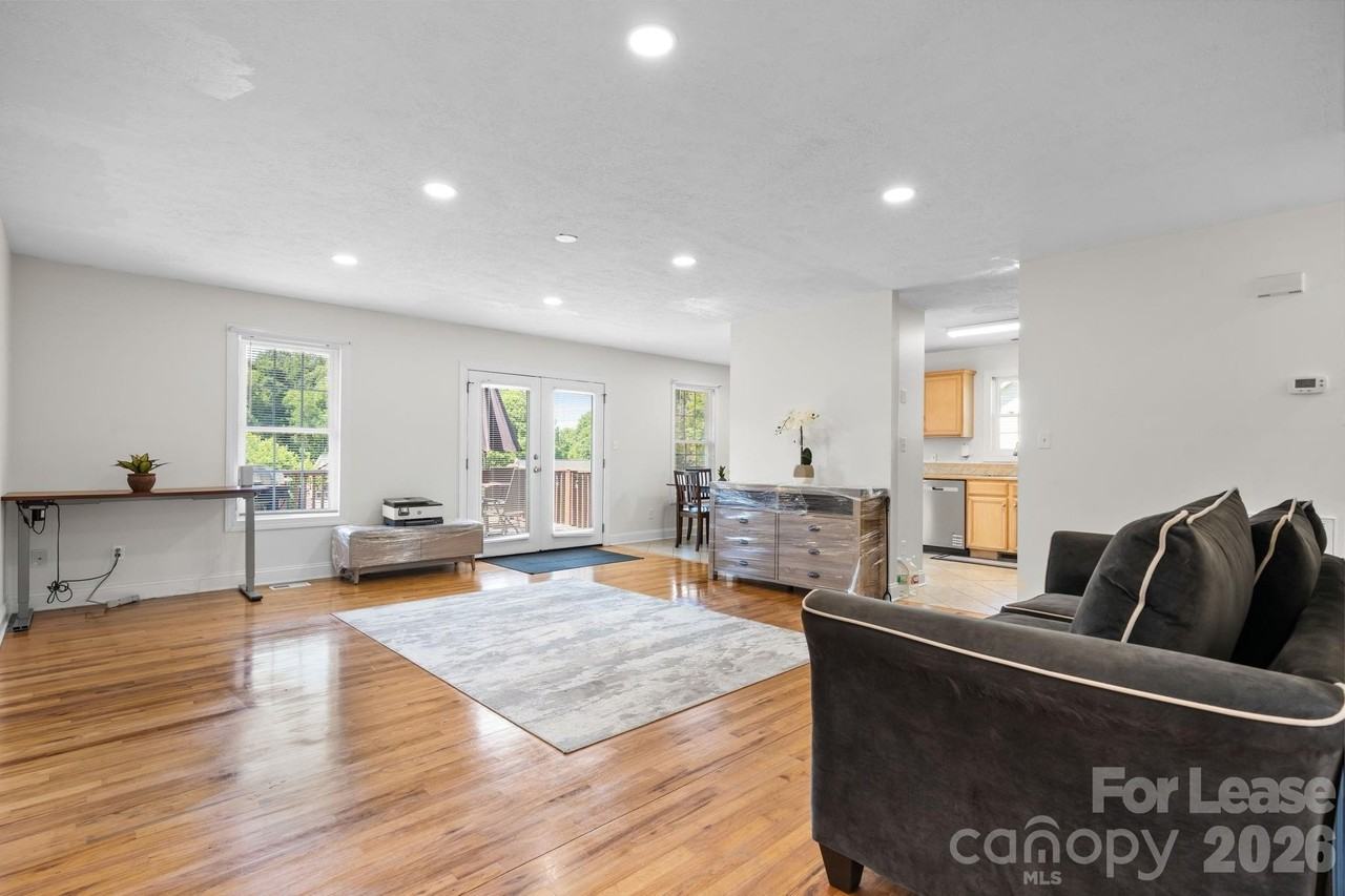 2633 Broodmare Dr - Photo 3 of 15