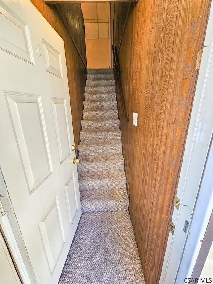 520 Vickroy Ave - Photo 4 of 19