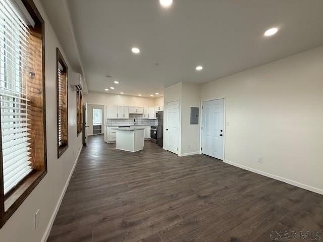 1800 Graham Ave - Photo 3 of 23