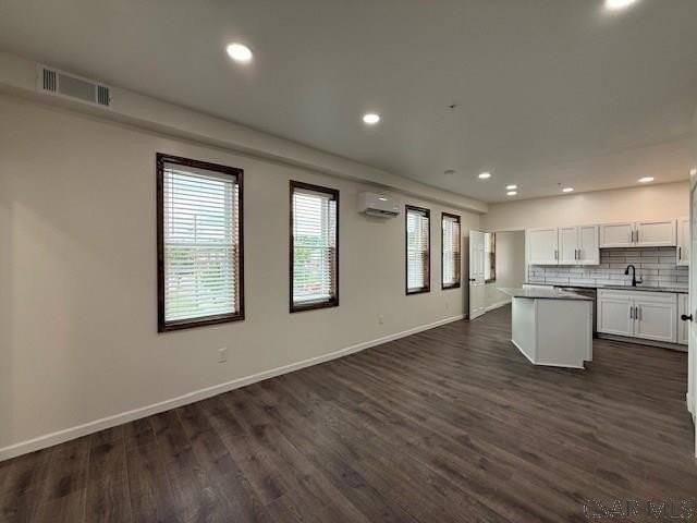 1800 Graham Ave - Photo 4 of 23