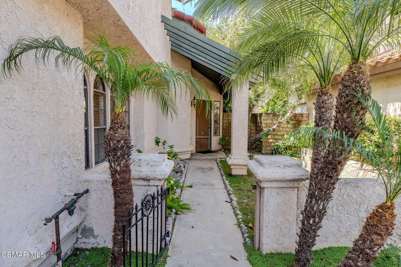 2704 Simi Hills Ln - Photo 2 of 38