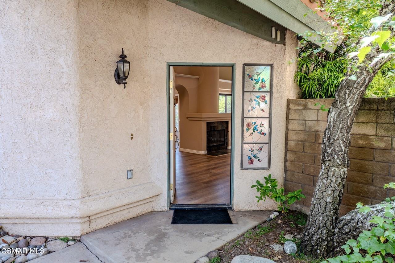 2704 Simi Hills Ln - Photo 3 of 38