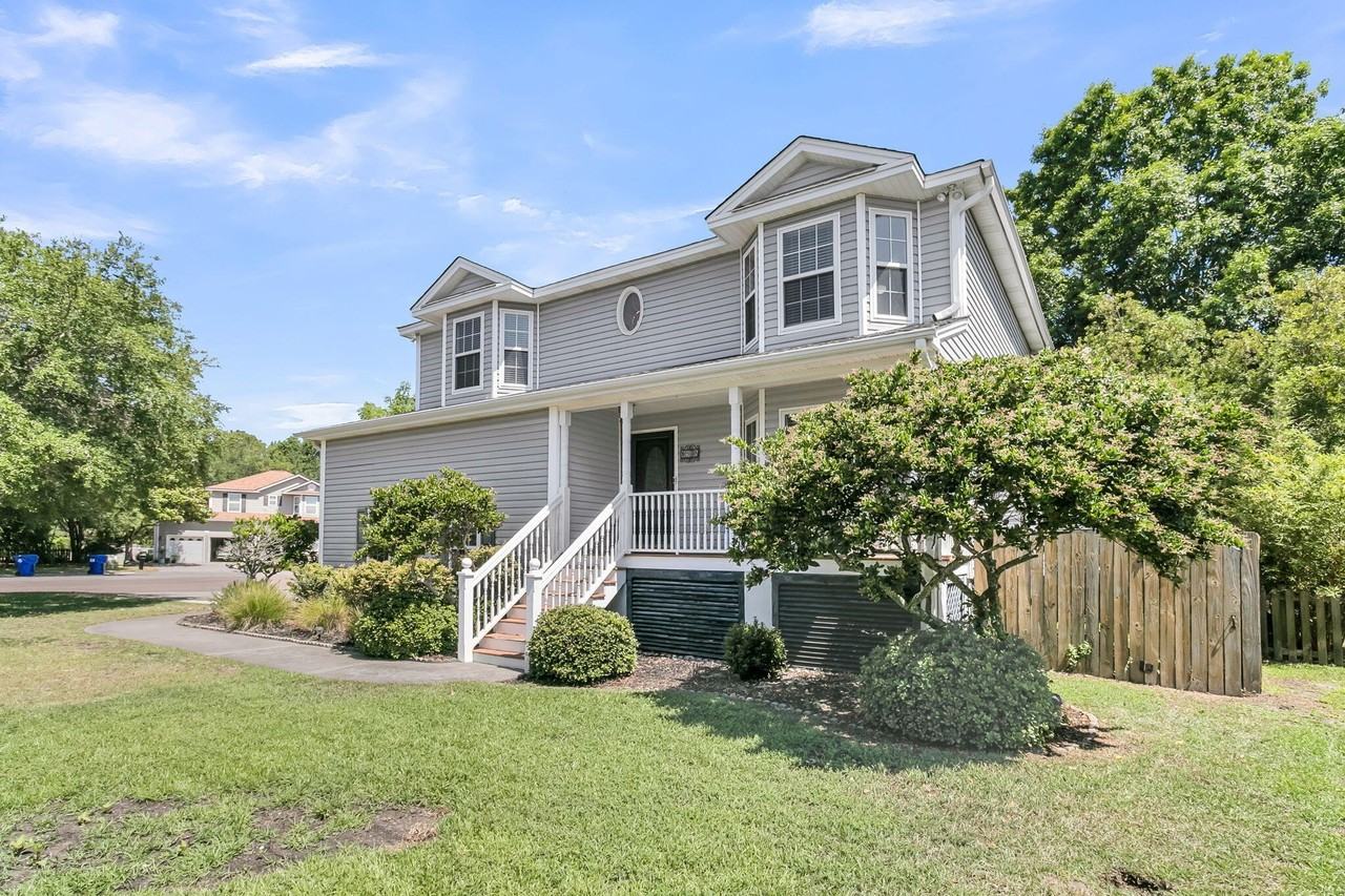 1574 Ocean Neighbors Blvd - Photo 2 of 40