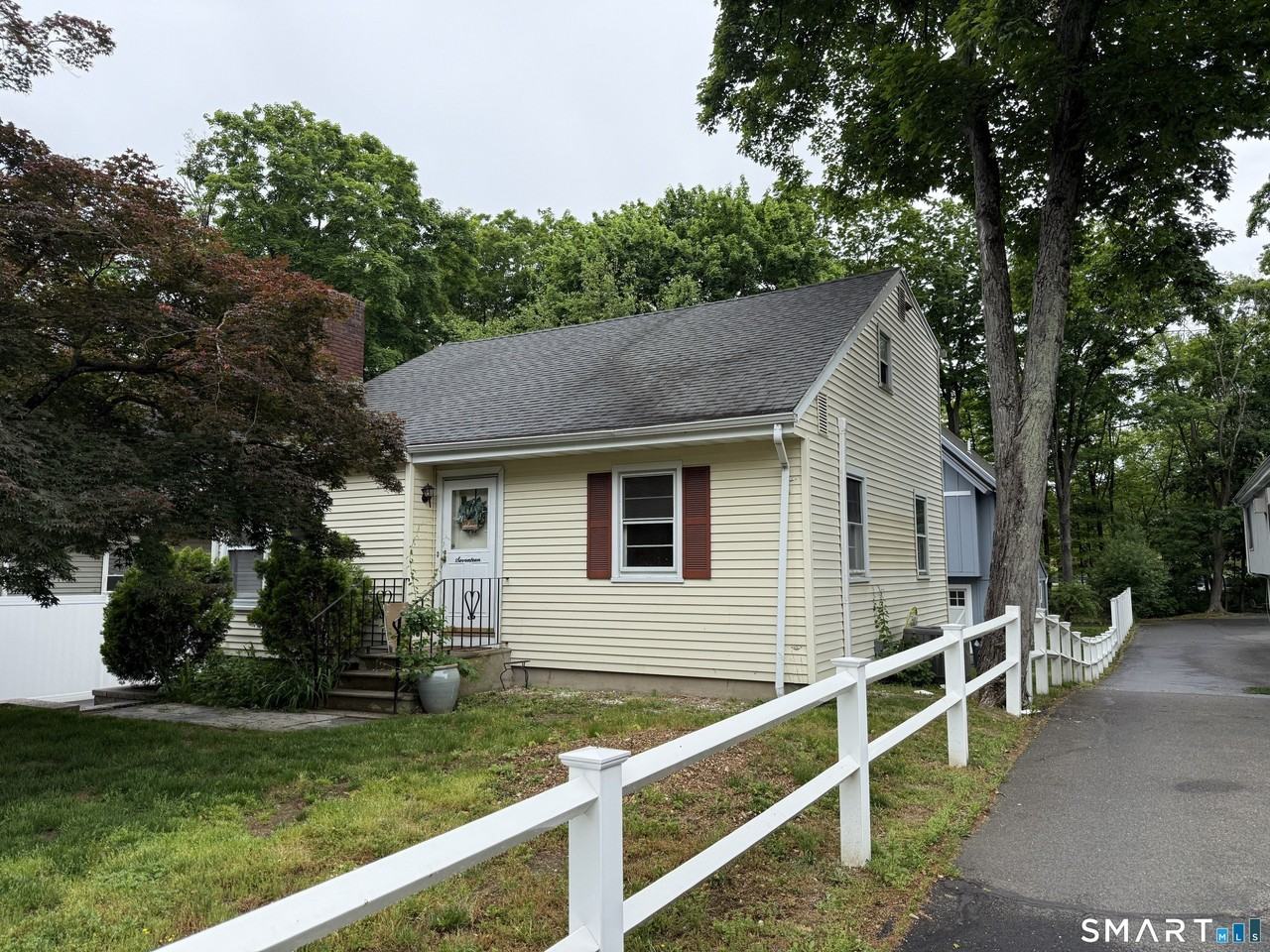 17 Oenoke Pl - Photo 2 of 27
