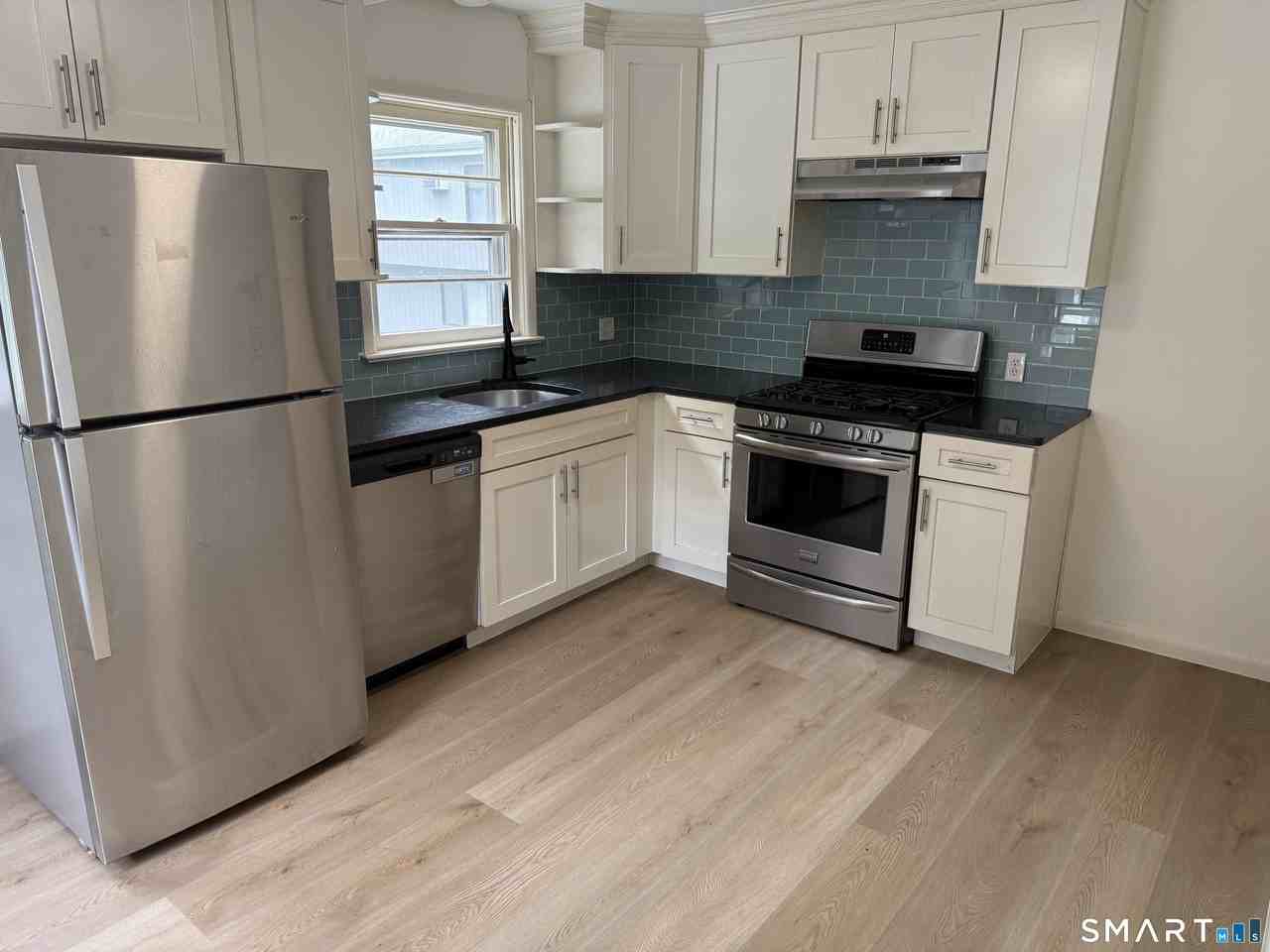 17 Oenoke Pl - Photo 4 of 27