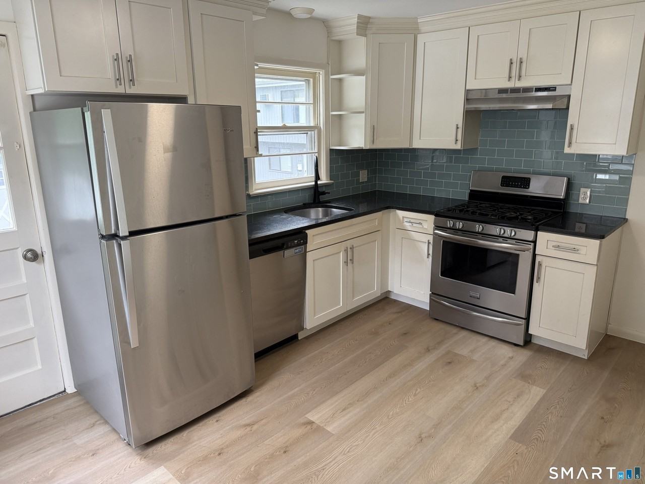 17 Oenoke Pl - Photo 5 of 27