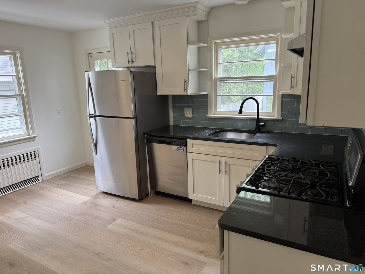 17 Oenoke Pl - Photo 6 of 27