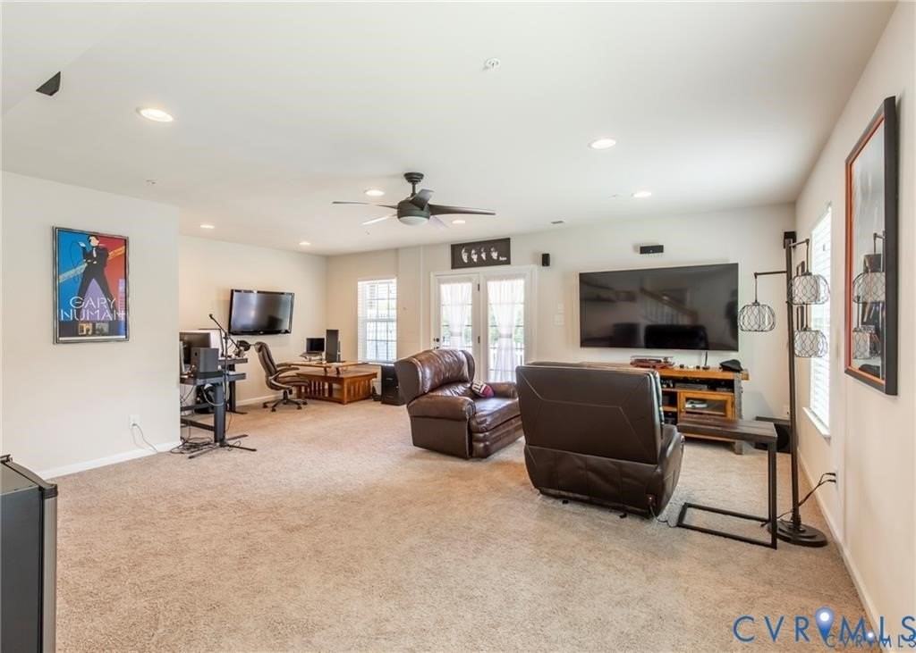 411 Siena Ln - Photo 4 of 48