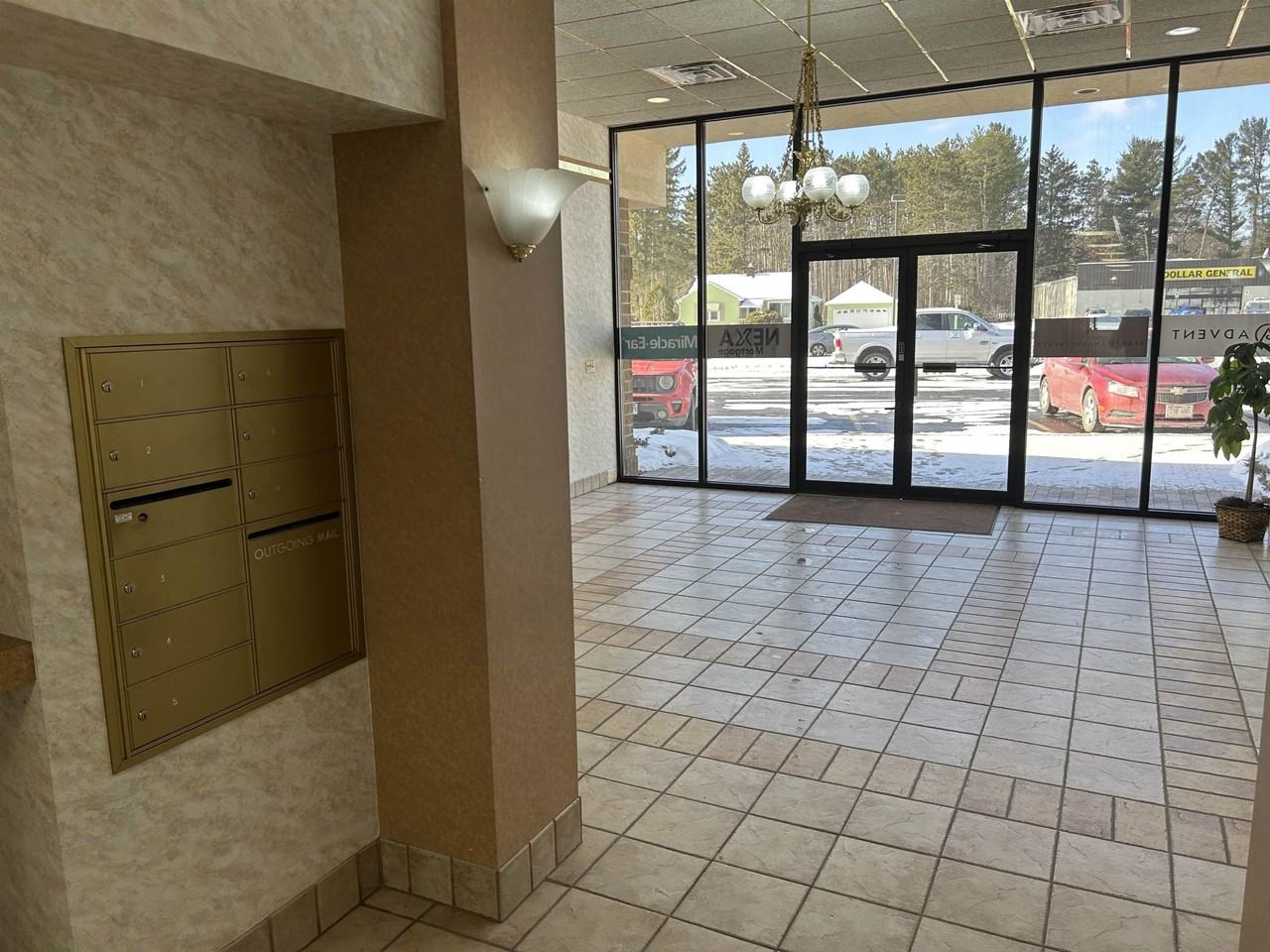 1820 Post Rd - Photo 3 of 13