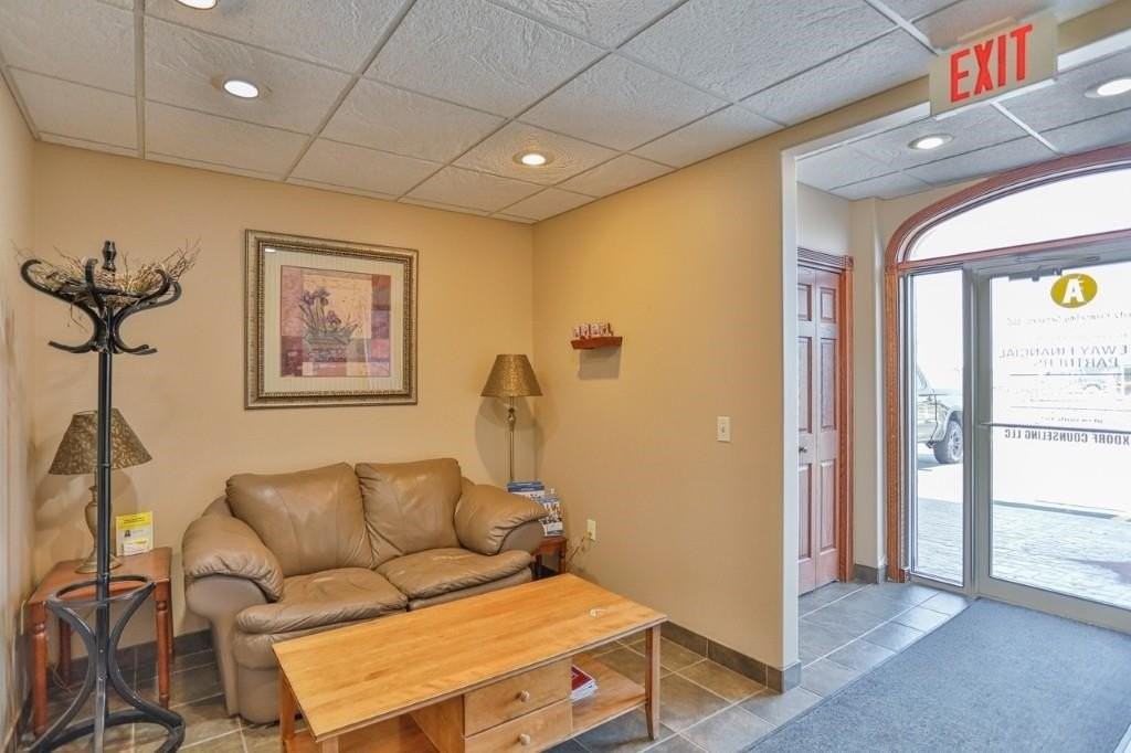 219 Ross Ave - Photo 6 of 17