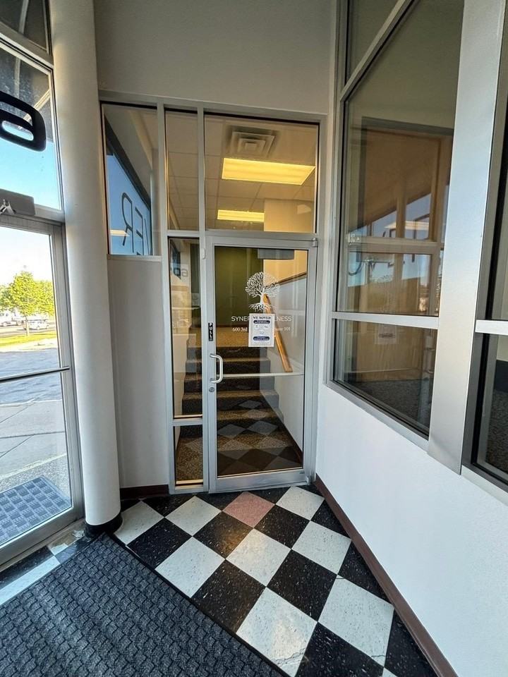 600 3rd St N - Photo 3 of 32